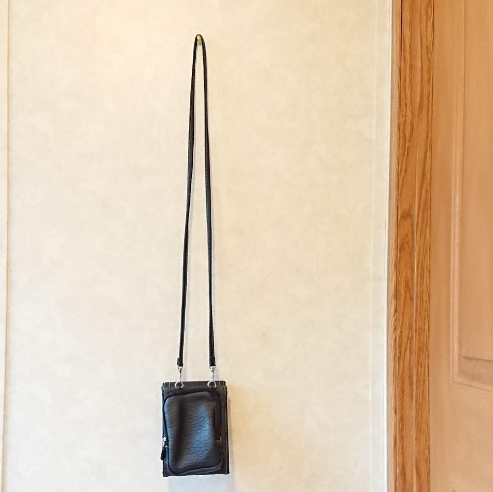 Sling Wallet - Picture 2 of 4